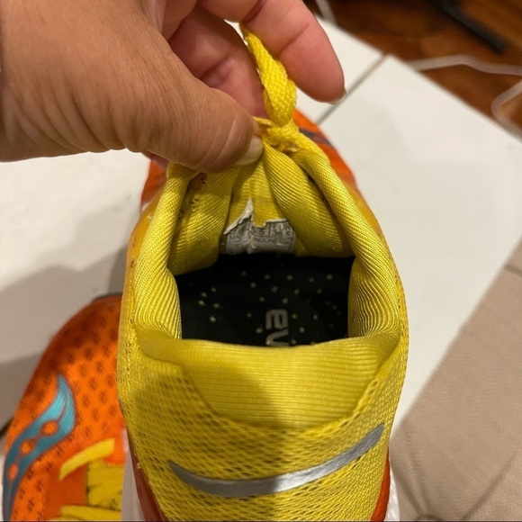 Saucony Kinvara 8 - Women’s Size 7.5 Orange Yellow Athletic Running Shoes 61464 - Picture 6 of 12